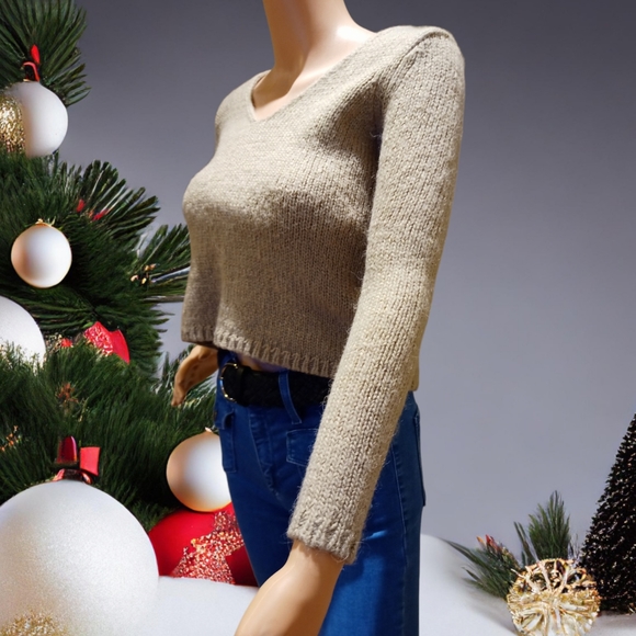 GUILTY Women's Tan Wool Knit Cropped Sweater - Picture 1 of 16